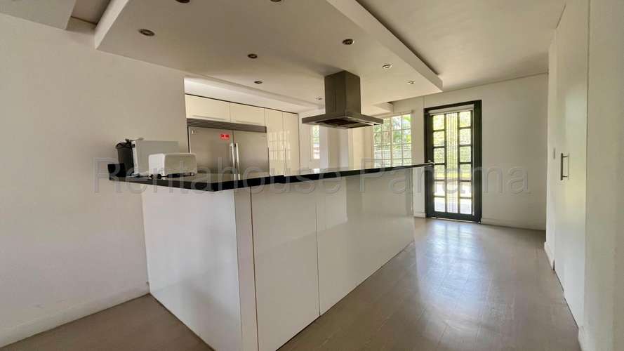 Vendo Casa de 514m2 en Albrook Green valley 27-1391SRZ