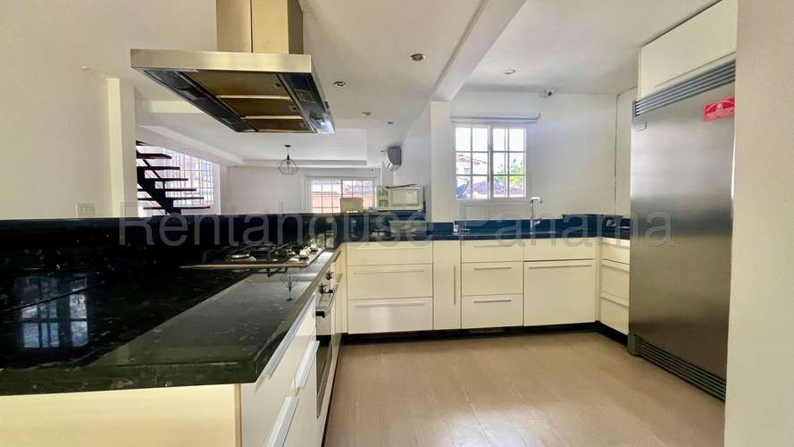 Vendo Casa de 514m2 en Albrook Green valley 27-1391SRZ