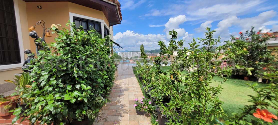 Venta de Casa en Altos de Panama Limajo SN - Imagen 9