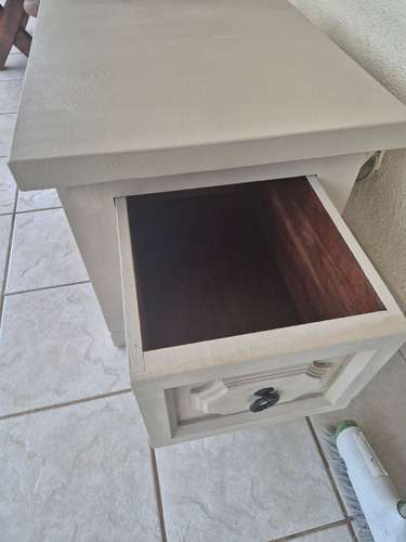 Mesa de noche de Caoba - Imagen 4