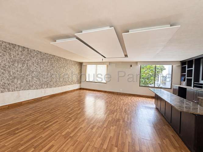 Venta de Casa en Manzana de Obarrio (Solo Cliente Directo) - Imagen 4