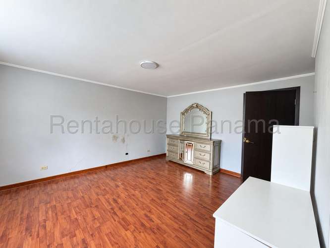Venta de Casa en Manzana de Obarrio (Solo Cliente Directo) - Imagen 6