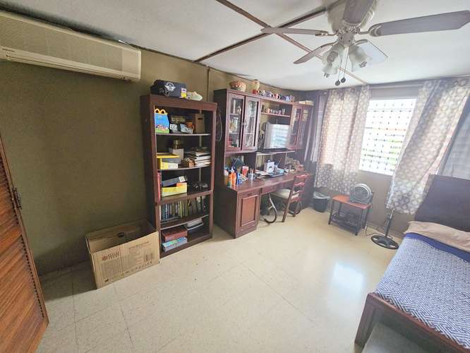 Venta de Casa en Esquina con Enorme Patio en Altos de La Loma - Pueblo Nuevo. Precio Negociable