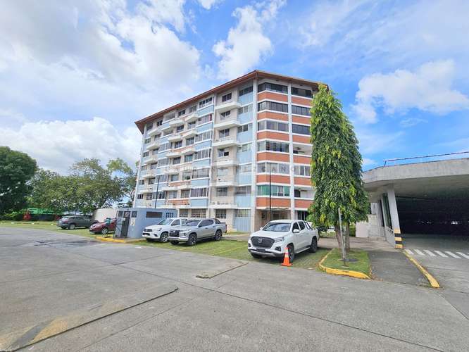 Venta Apartamento de 3 habitaciones con Patio y Terraza en Llano Bonito - Imagen 2