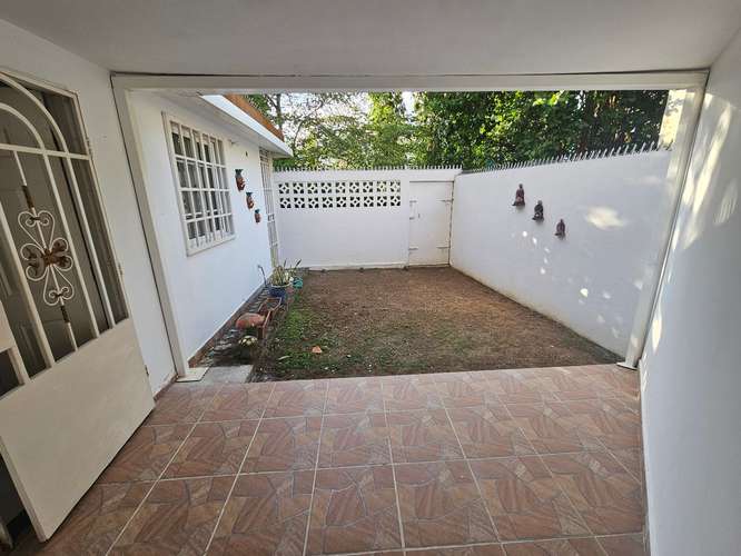 Venta Apartamento de 3 habitaciones con Patio y Terraza en Llano Bonito