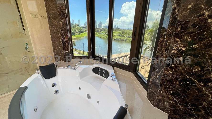 Venta casa en Island Estates, Santa María - vista al lago | uVIK-23-4194 - Imagen 11