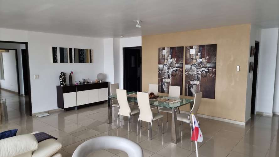 Alquilo amplio apartamento amoblado en Obarrio, 3 recamaras, 200m2, balco, area social completa. - Imagen 5
