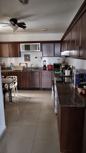 Alquilo amplio apartamento amoblado en Obarrio, 3 recamaras, 200m2, balco, area social completa. - Imagen 7