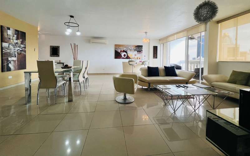 Alquilo amplio apartamento amoblado en Obarrio, 3 recamaras, 200m2, balco, area social completa. - Imagen 3