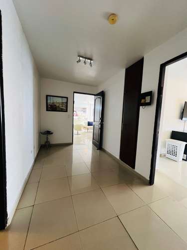 Alquilo amplio apartamento amoblado en Obarrio, 3 recamaras, 200m2, balco, area social completa. - Imagen 8