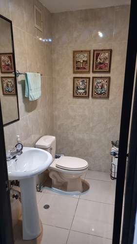 Alquilo amplio apartamento amoblado en Obarrio, 3 recamaras, 200m2, balco, area social completa. - Imagen 16