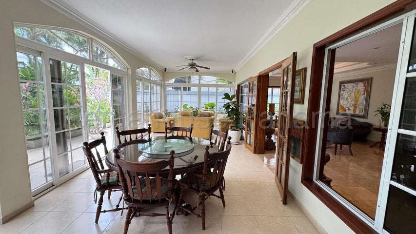 Venta de Casa en Costa del Este, en  Exclusivo Residencial Royal Pacific 25LGG8762