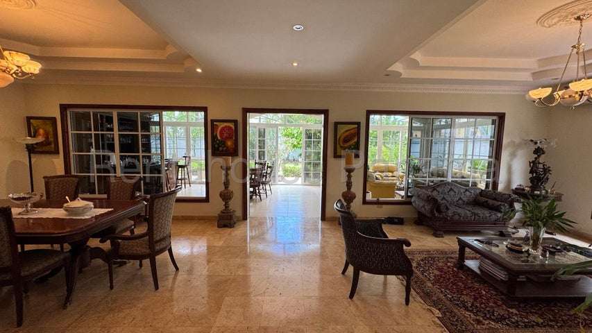 Venta de Casa en Costa del Este, en  Exclusivo Residencial Royal Pacific 25LGG8762