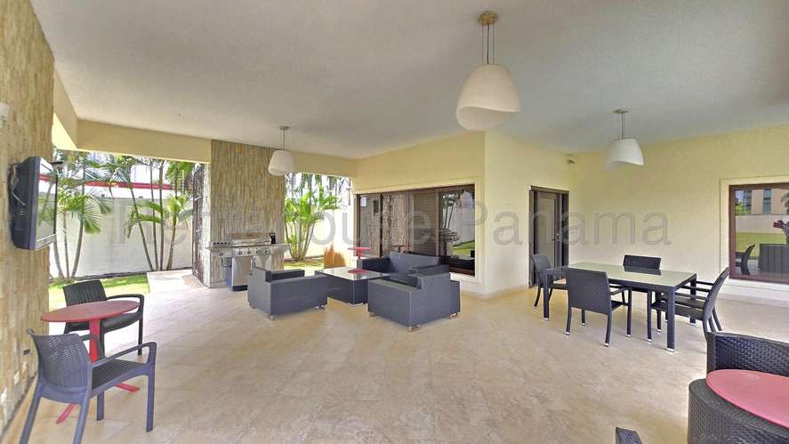 Venta casa en Paseo del Parque, Costa del Este - piscina privada | uVIK-27-3037