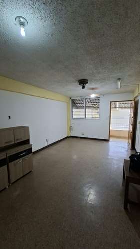 ALQUILER DE APARTAMENTO 12 OCTUBRE 2 RECAMARAS 1 BAÑO 1 PARKING  - Imagen 2