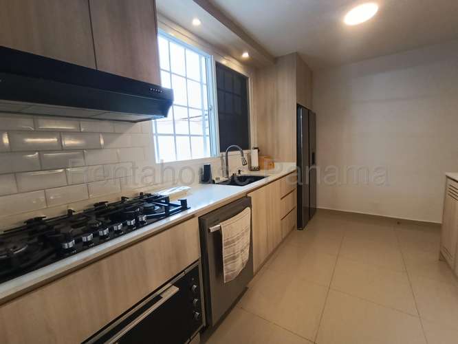 Venta de Casa Amoblada en BRISAS DEL GOLF EC - Imagen 7