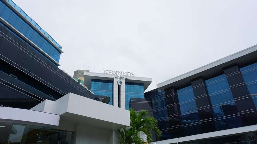 Alquiler de Oficina en Via Brasil Street Mall EC - Imagen 13