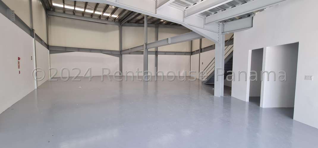 ALQUILER DE GALERA EN PARQUE LEFEVRE ESM - Imagen 6