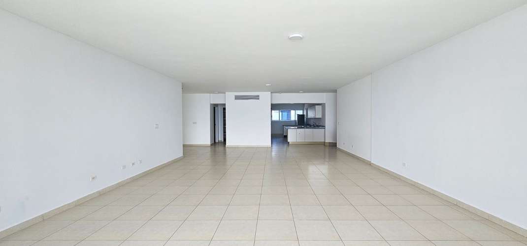 SE ALQUILA APARTAMENTO EN PH WATERS AVENIDA BALBOA - Imagen 4