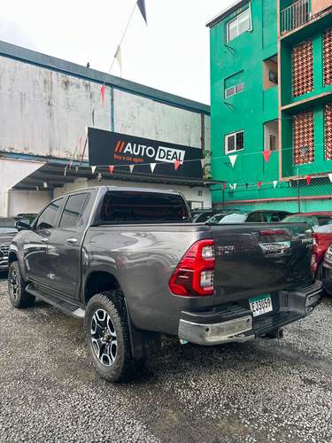 TOYOTA HILUX SRV AÑO 2023 AUTOMÁTICO 4X4 MOTOR 2.8 DIESEL - Imagen 5