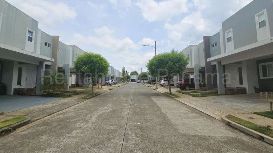 Venta de Casa en Brisas del Golf 27MGO3027 - Imagen 1
