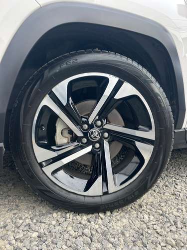 TOYOTA YARIS CROSS AÑO 2024 AUTOMÁTICO FULL EXTRA 