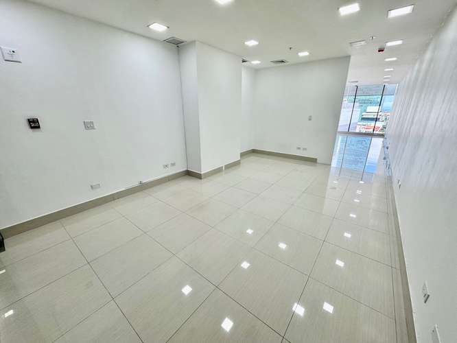 Oficinas en Alquiler · 56 y 69 m² con Vista a la Ciudad · RBS Tower - Imagen 7