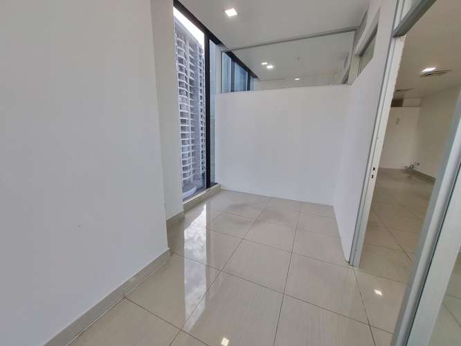 Oficinas en Alquiler · 56 y 69 m² con Vista a la Ciudad · RBS Tower - Imagen 12