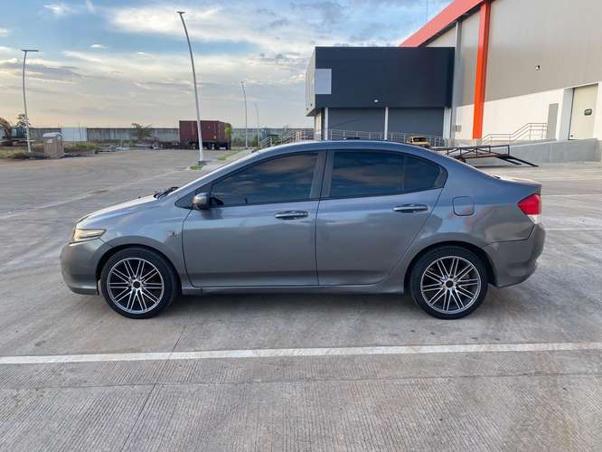 VENDO HONDA CITY 2011  LUXURY EN 4,500 NEGOCIALBLE