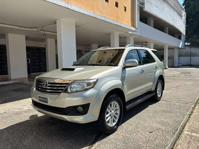 TOYOTA FORTUNER 2014 AUTOMATICO - Imagen 1