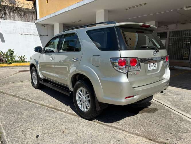 TOYOTA FORTUNER 2014 AUTOMATICO - Imagen 4