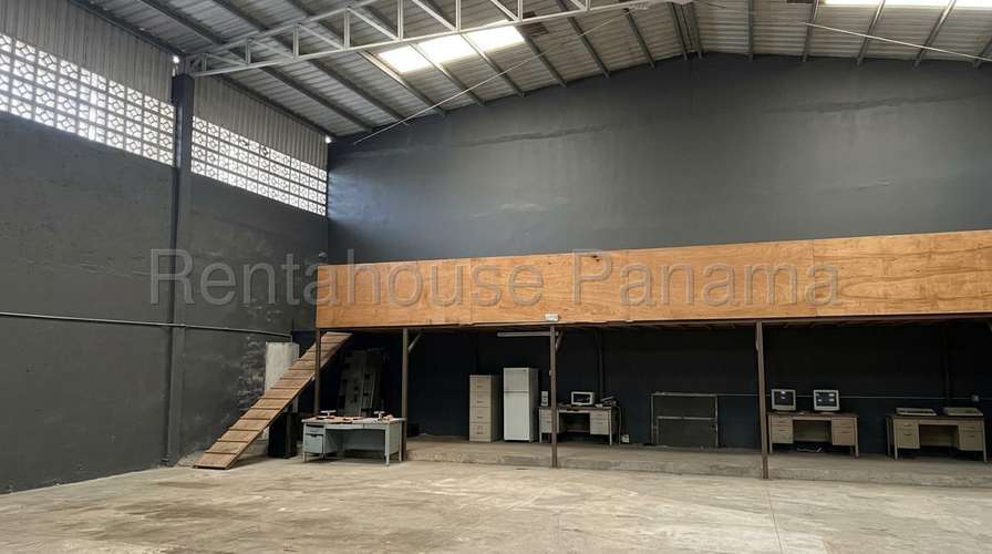 ALQUILO Galera en Monte Oscuro. 800m2. MAG