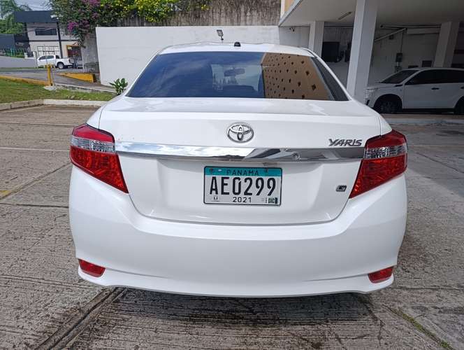 TOYOTA YARIS 2014 AUTOMATICO