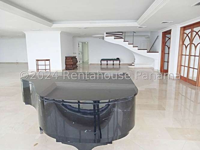 Venta de Exclusivo Penthouse en la Avenida Balboa   AK