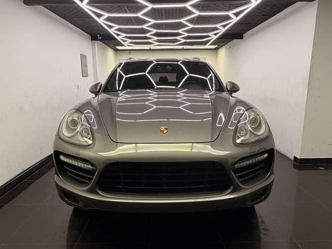 Porsche Cayenne Turbo 2012