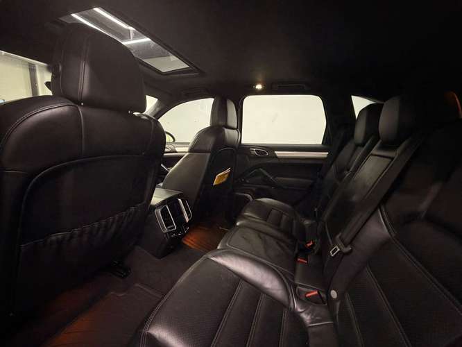 Porsche Cayenne Turbo 2012