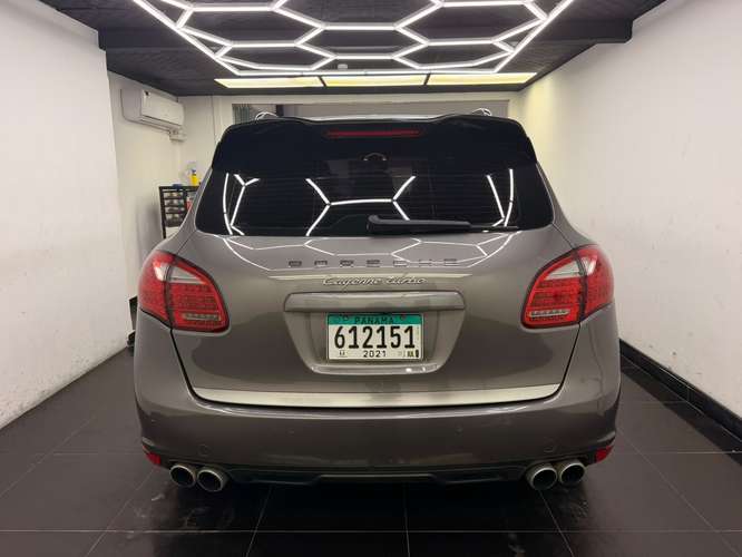 Porsche Cayenne Turbo 2012