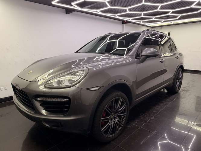 Porsche Cayenne Turbo 2012