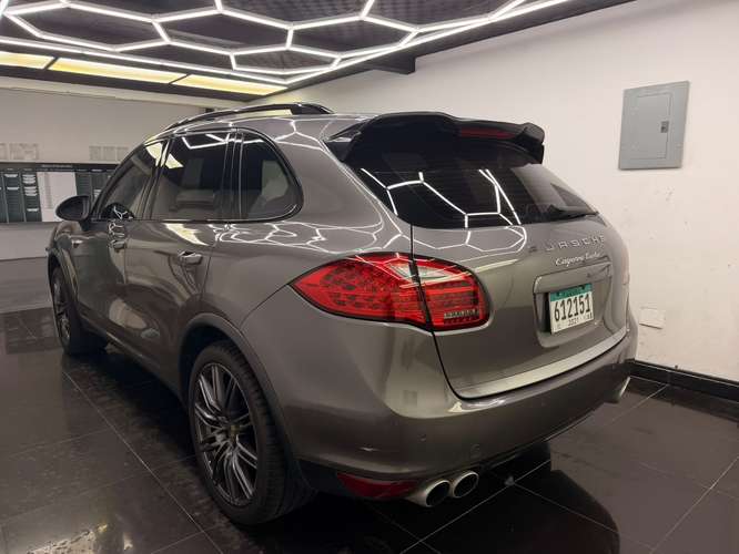 Porsche Cayenne Turbo 2012