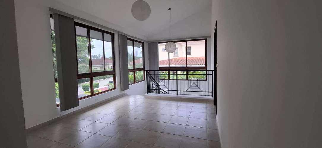 **Elegante y Espaciosa Residencia en Exclusiva Comunidad Cerrada (Clayton)* - Imagen 11