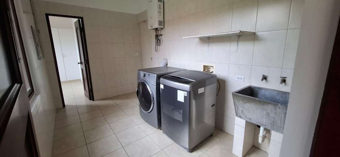 **Elegante y Espaciosa Residencia en Exclusiva Comunidad Cerrada (Clayton)* - Imagen 6
