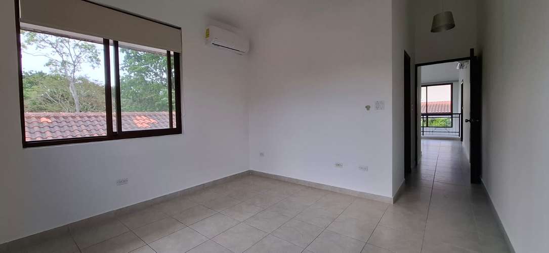 **Elegante y Espaciosa Residencia en Exclusiva Comunidad Cerrada (Clayton)* - Imagen 18