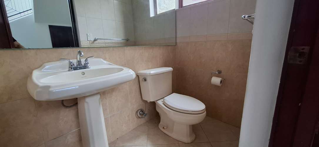 **Elegante y Espaciosa Residencia en Exclusiva Comunidad Cerrada (Clayton)* - Imagen 9