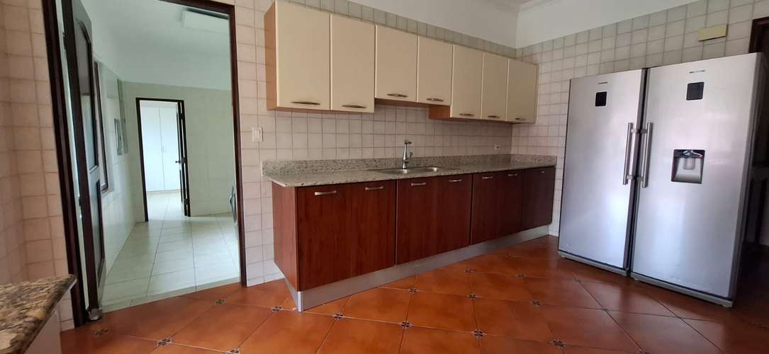 **Elegante y Espaciosa Residencia en Exclusiva Comunidad Cerrada (Clayton)* - Imagen 4