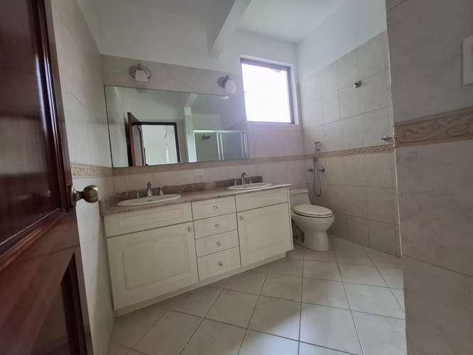 **Elegante y Espaciosa Residencia en Exclusiva Comunidad Cerrada (Clayton)* - Imagen 14