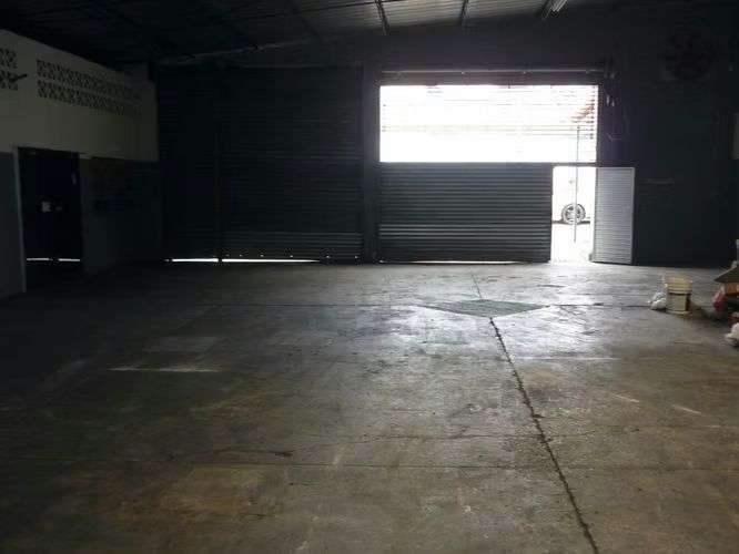 Alquiler  de Bodega con Oficinas a 5$ el m2 - Imagen 6