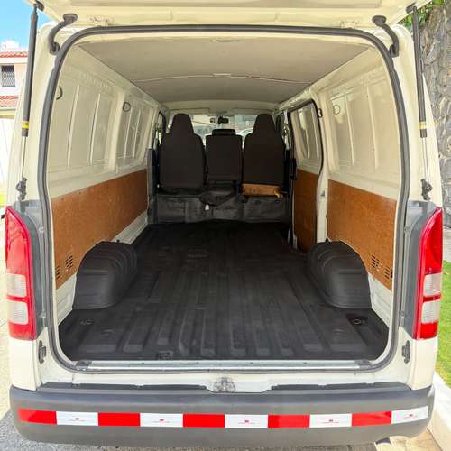 TOYOTA HIACE 2017 - Imagen 5