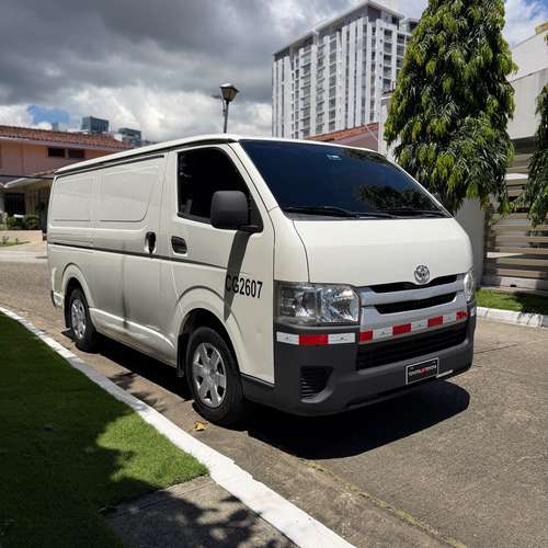 TOYOTA HIACE 2017 - Imagen 3