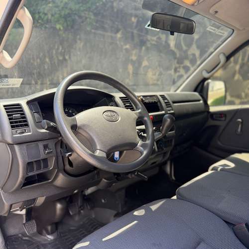 TOYOTA HIACE 2017 - Imagen 9