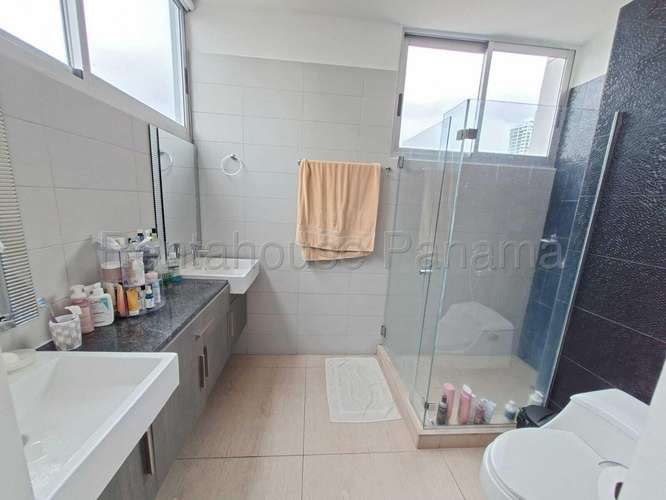 Se Alquila Apartamento en Avenida Balboa DPA27-2447